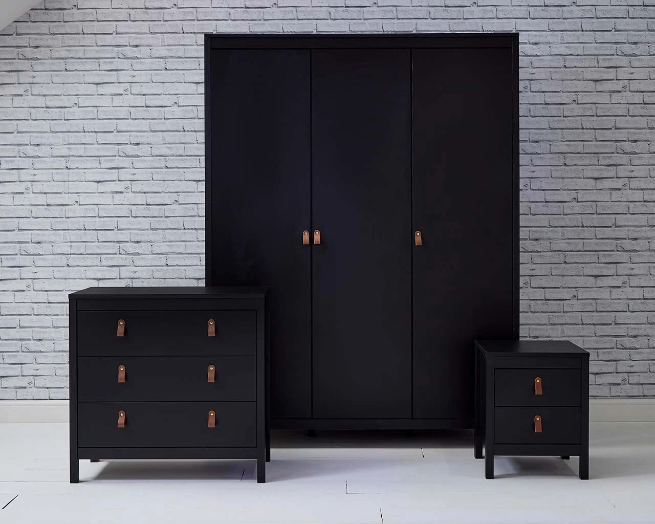 Loop Room Set D In Black 1 Loop Room Set D In Black