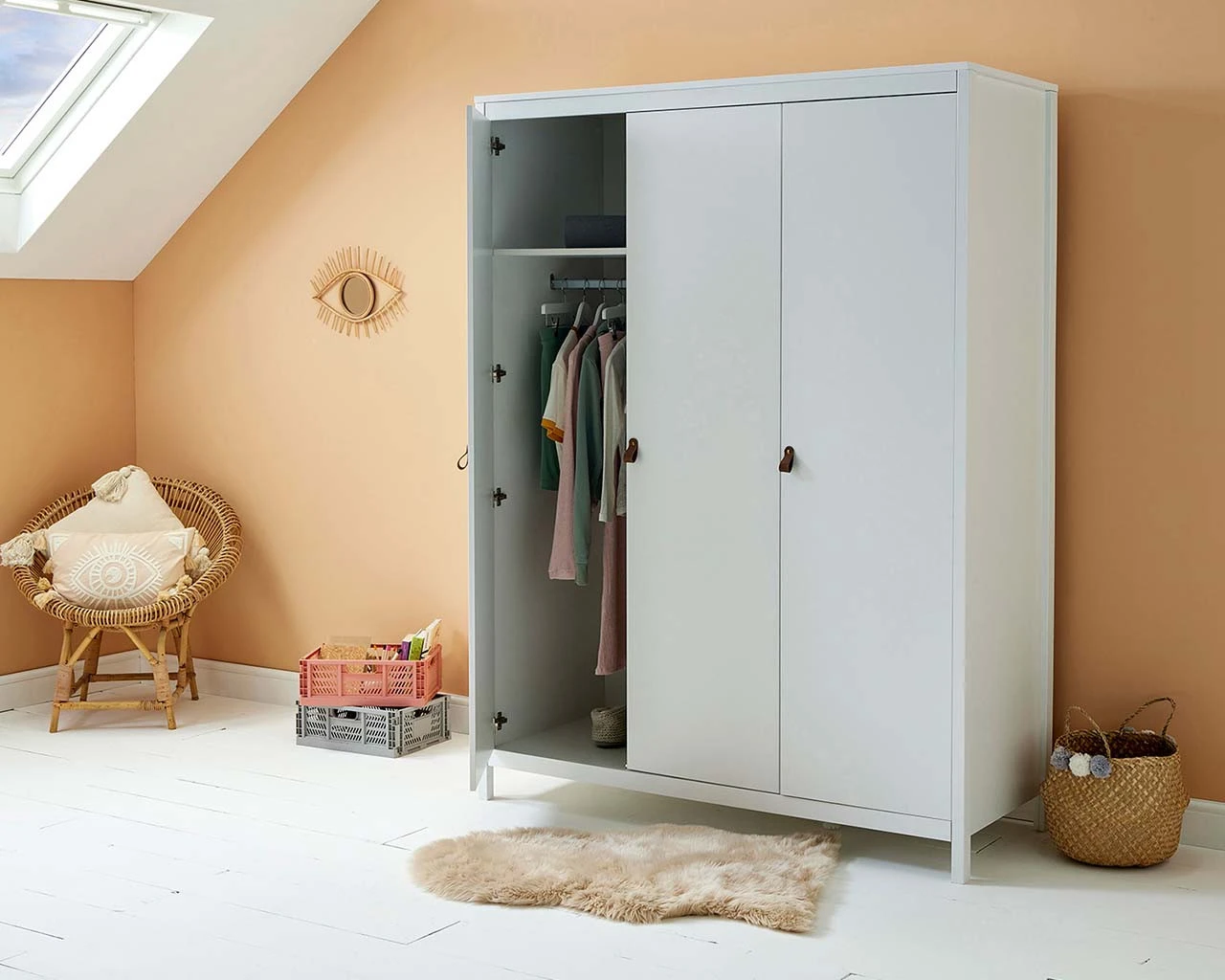 Loop 3 Door Wardrobe White 2 Loop 3 Door Wardrobe White - Image 2