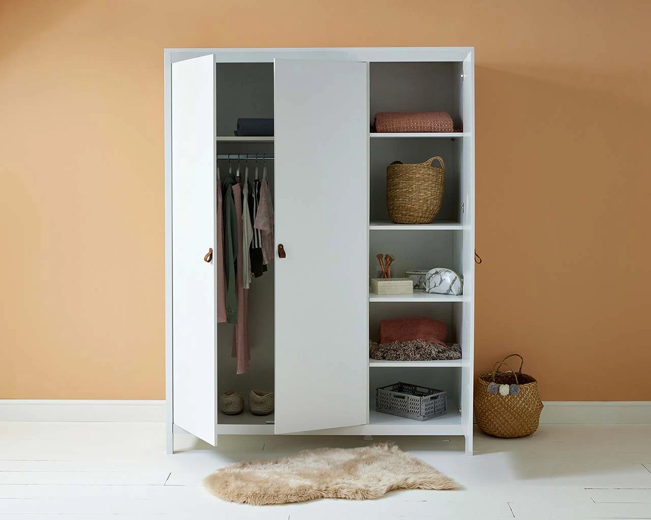 Loop 3 Door Wardrobe White 1 Loop 3 Door Wardrobe White