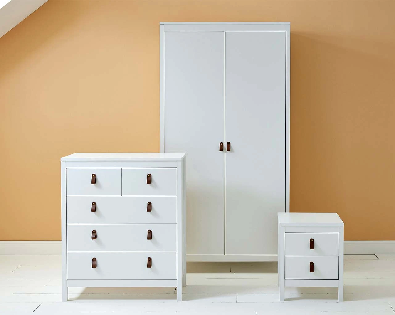 Loop Room Set B In White 1 Loop Room Set B In White