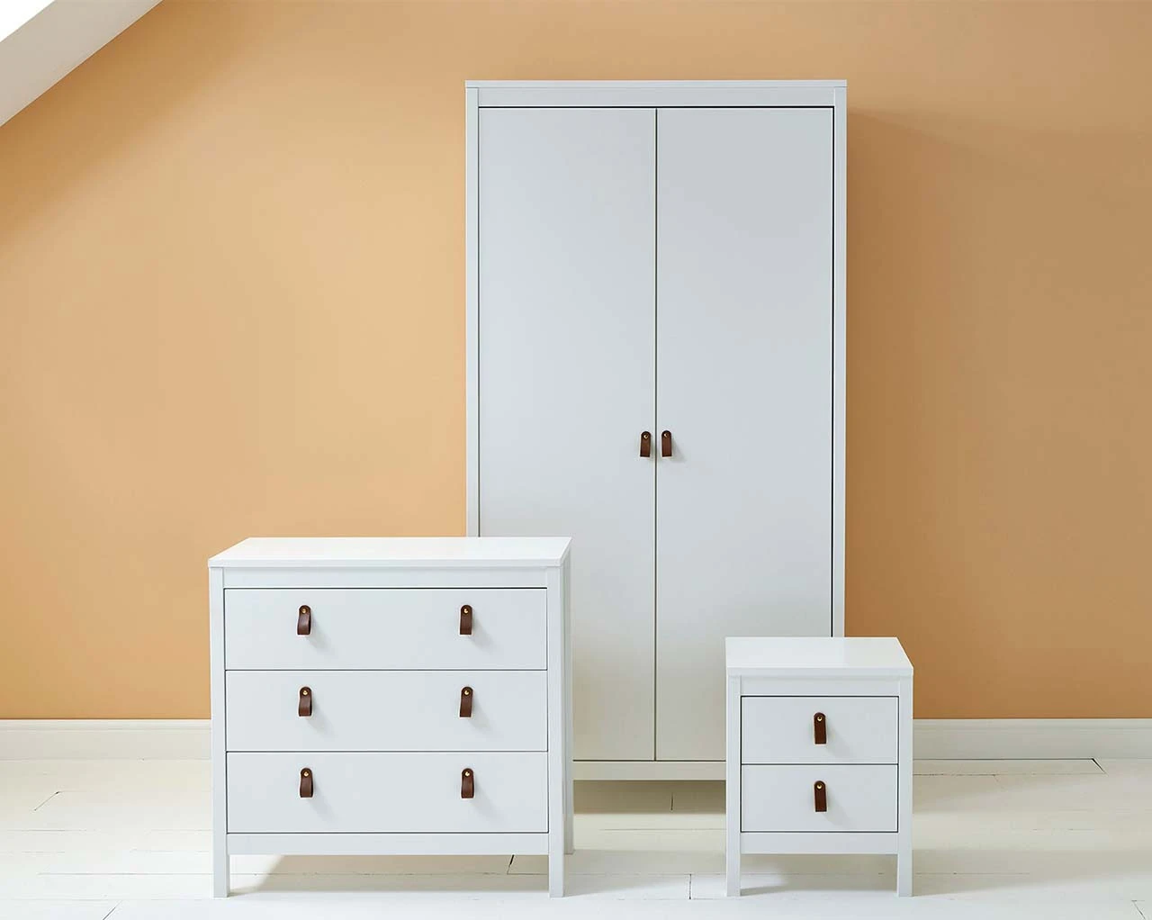 Loop Room Set A In White 1 Loop Room Set A In White