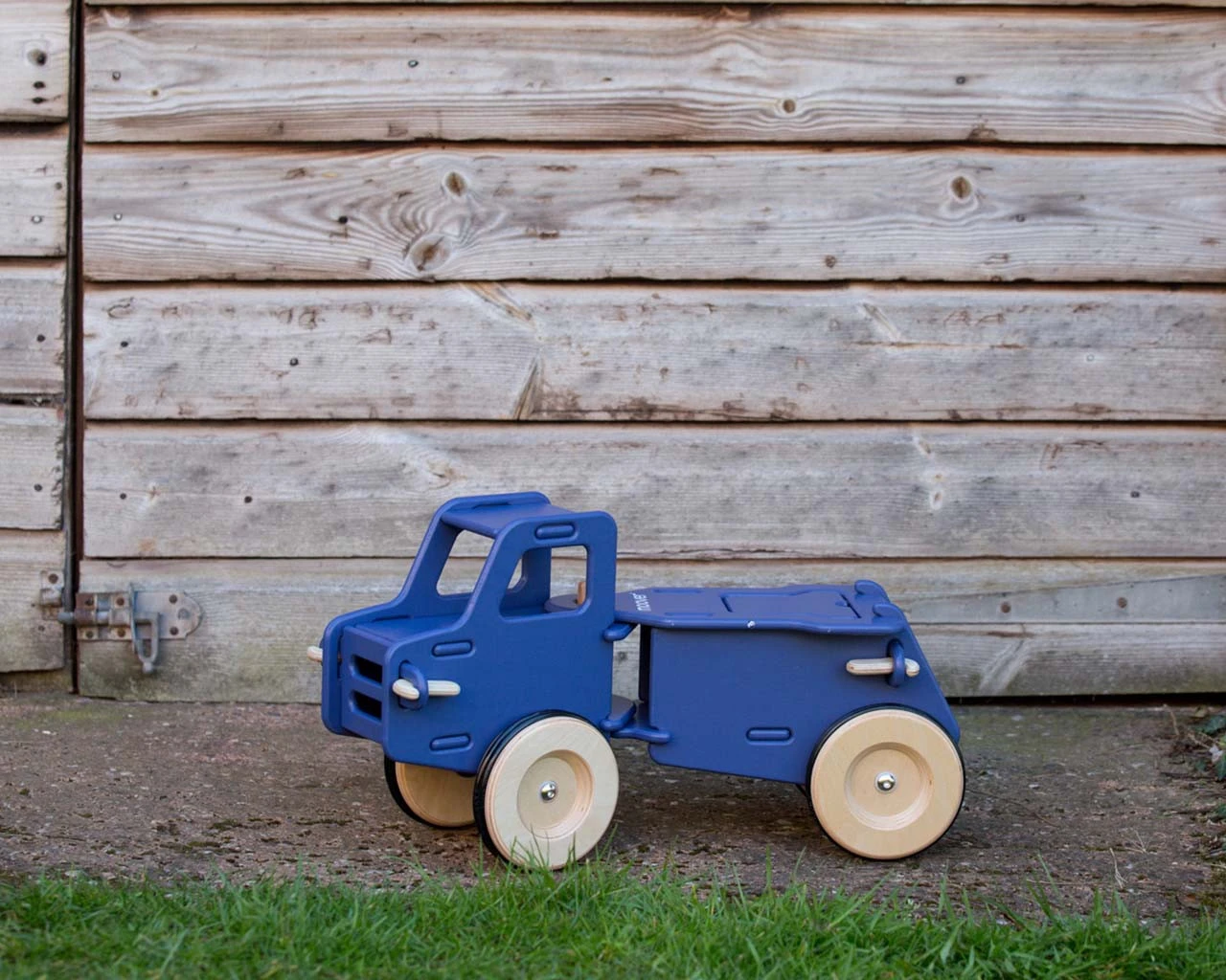 Hippychick Moover Ride On Dump Truck 3 Hippychick Moover Ride On Dump Truck - Image 3