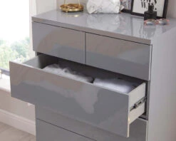 Roma Gloss 4+2 Chest 9 Roma Gloss 4+2 Chest -Room to Grow Roma grey gloss chest with drawer open 79953.1658931877