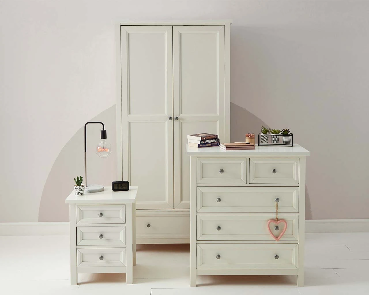 Cambridge 3+2 Drawer Chest In White 6 Cambridge 3+2 Drawer Chest In White - Image 6