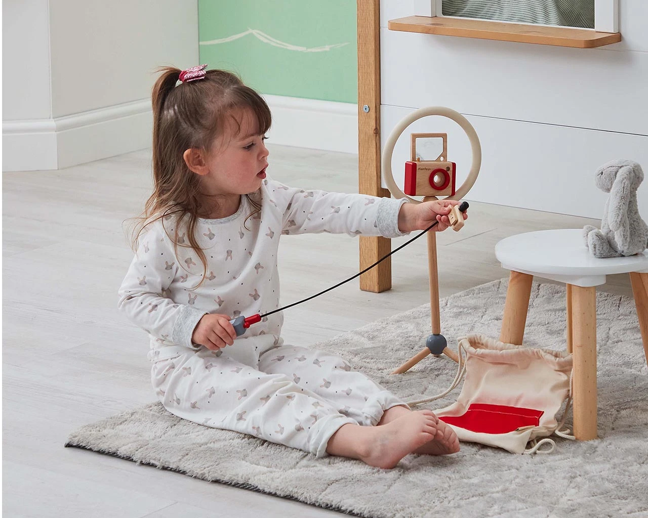 Wooden Camera & Tripod Toy 2 Wooden Camera & Tripod Toy - Image 2