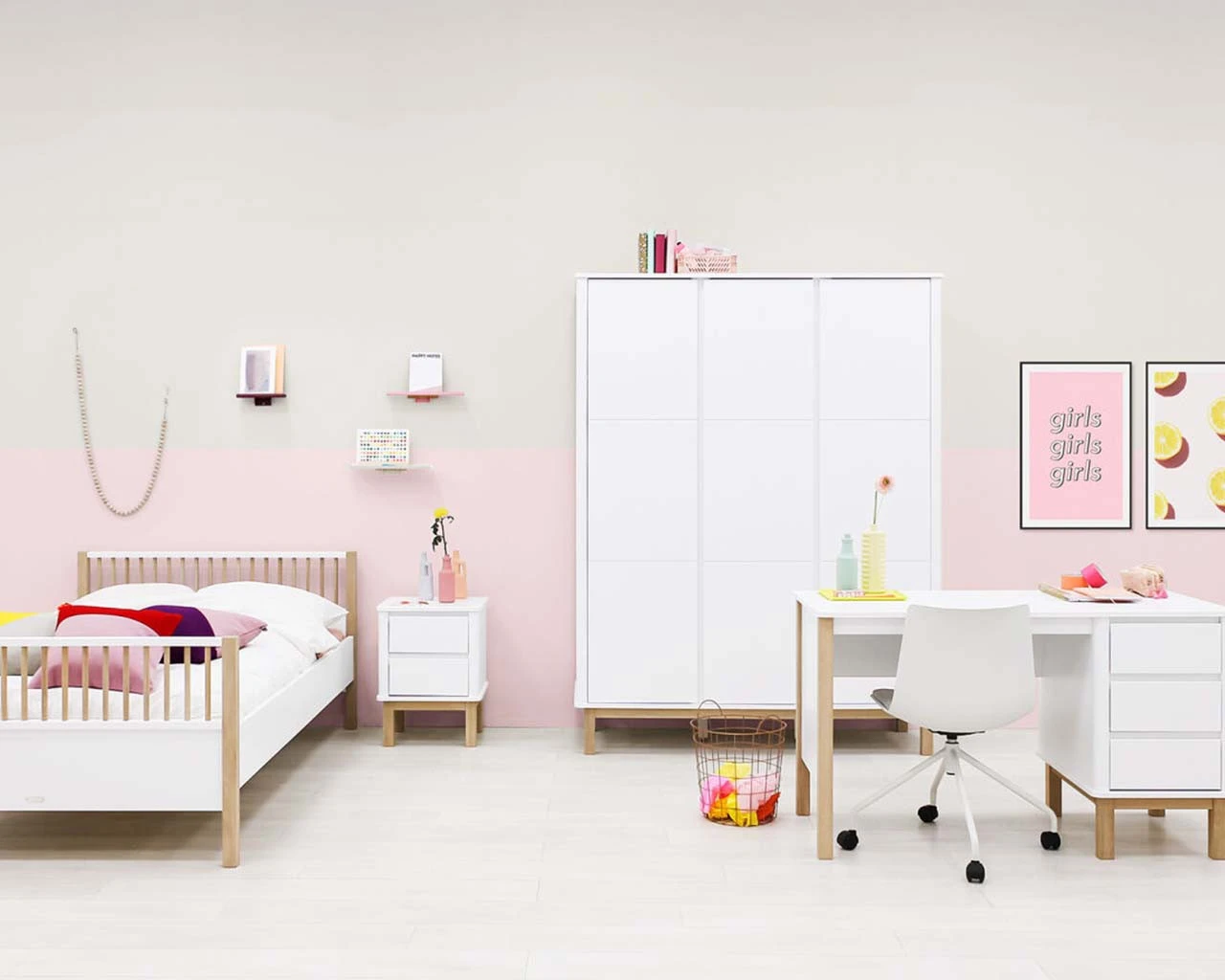 Nori Small Double In White & Natural 1 Nori Small Double In White & Natural