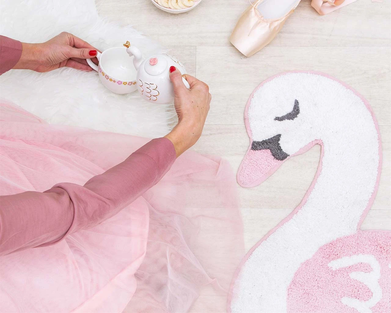 Freya Swan Rug 1 Freya Swan Rug