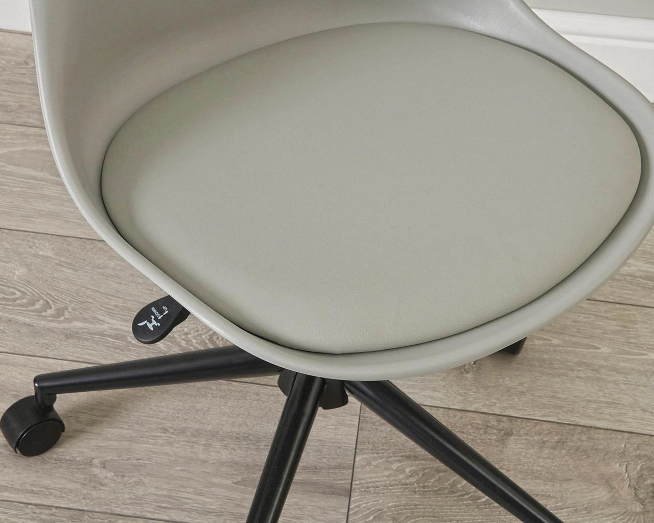 Oxford Swivel Chair 2 Oxford Swivel Chair - Image 2