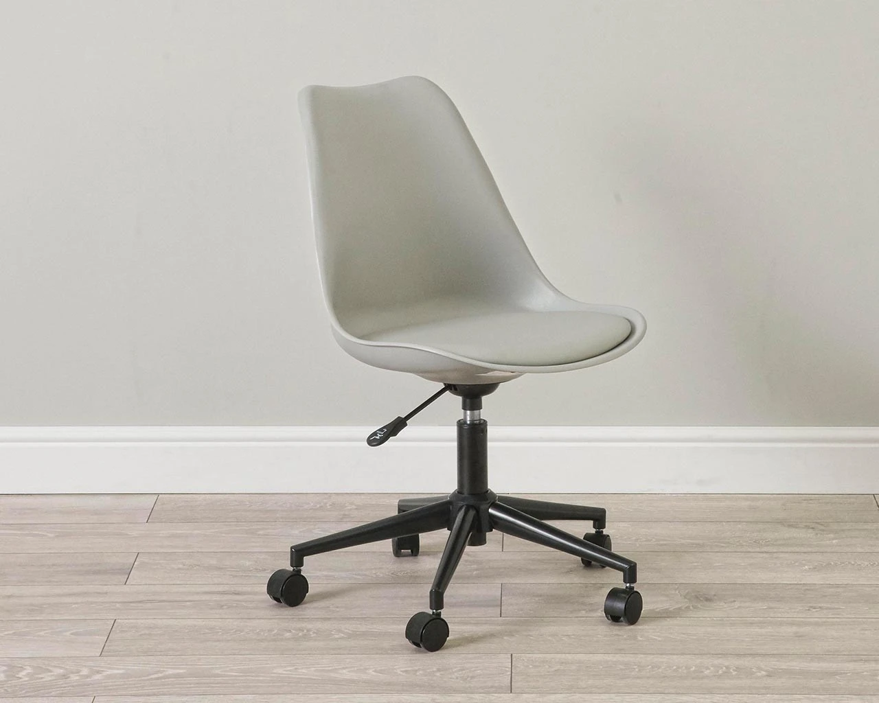 Oxford Swivel Chair 1 Oxford Swivel Chair