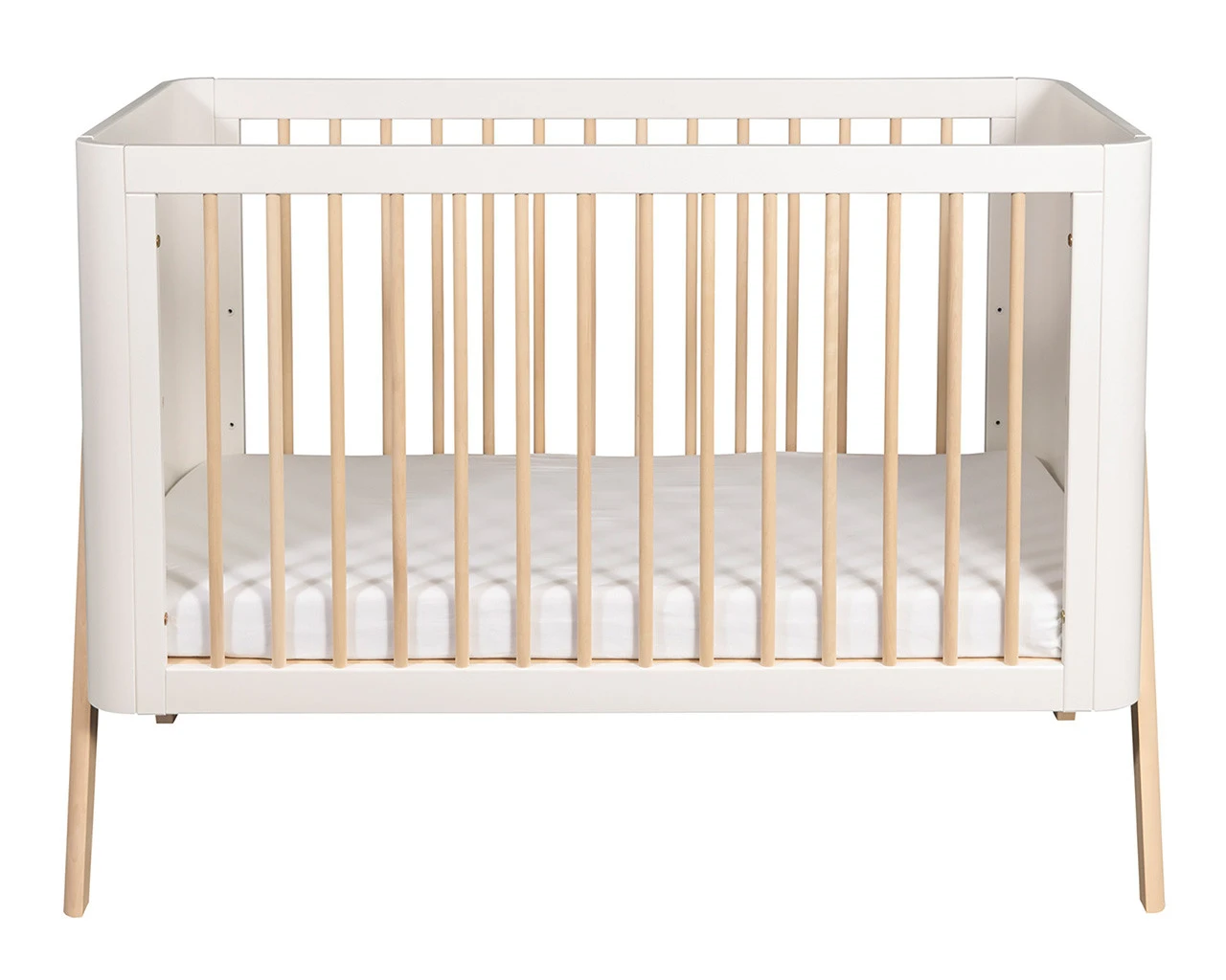 Torsten 2 Piece Nursery Set- Cot Bed & 3 Drawer Chest White / Natural 3 Torsten 2 Piece Nursery Set- Cot Bed & 3 Drawer Chest White / Natural - Image 3